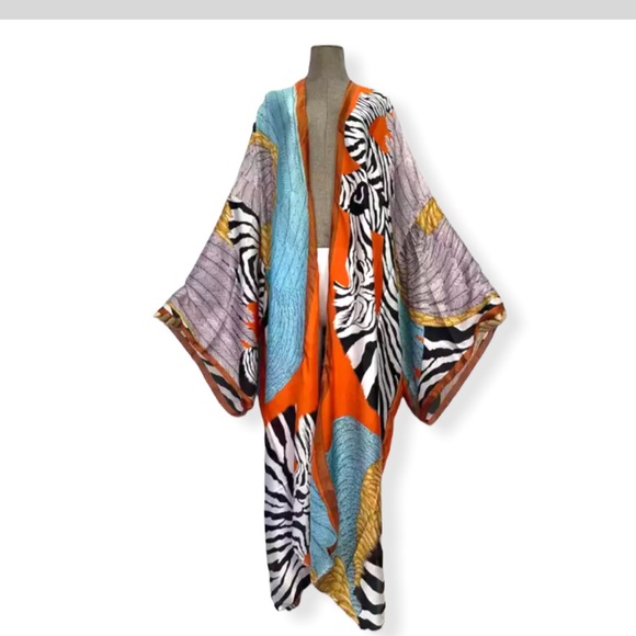 Plus size zebra Kimono - Picture 2 of 4